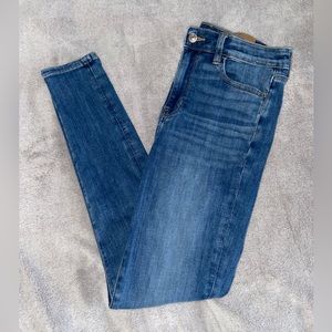 American Eagle next level stretch high waisted skinny jeans size 4